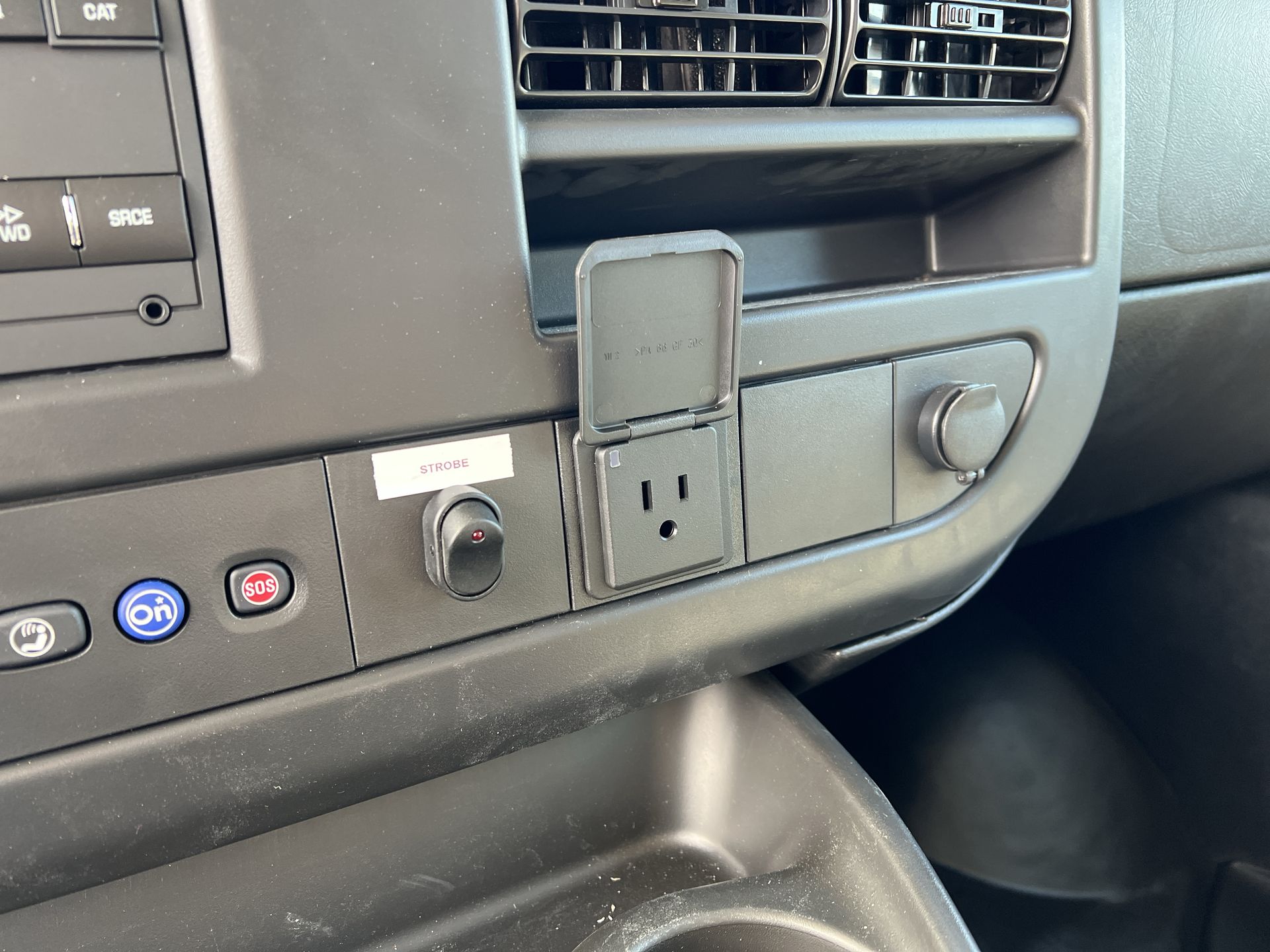 2025 GMC Savana Cutaway 3500 1WT