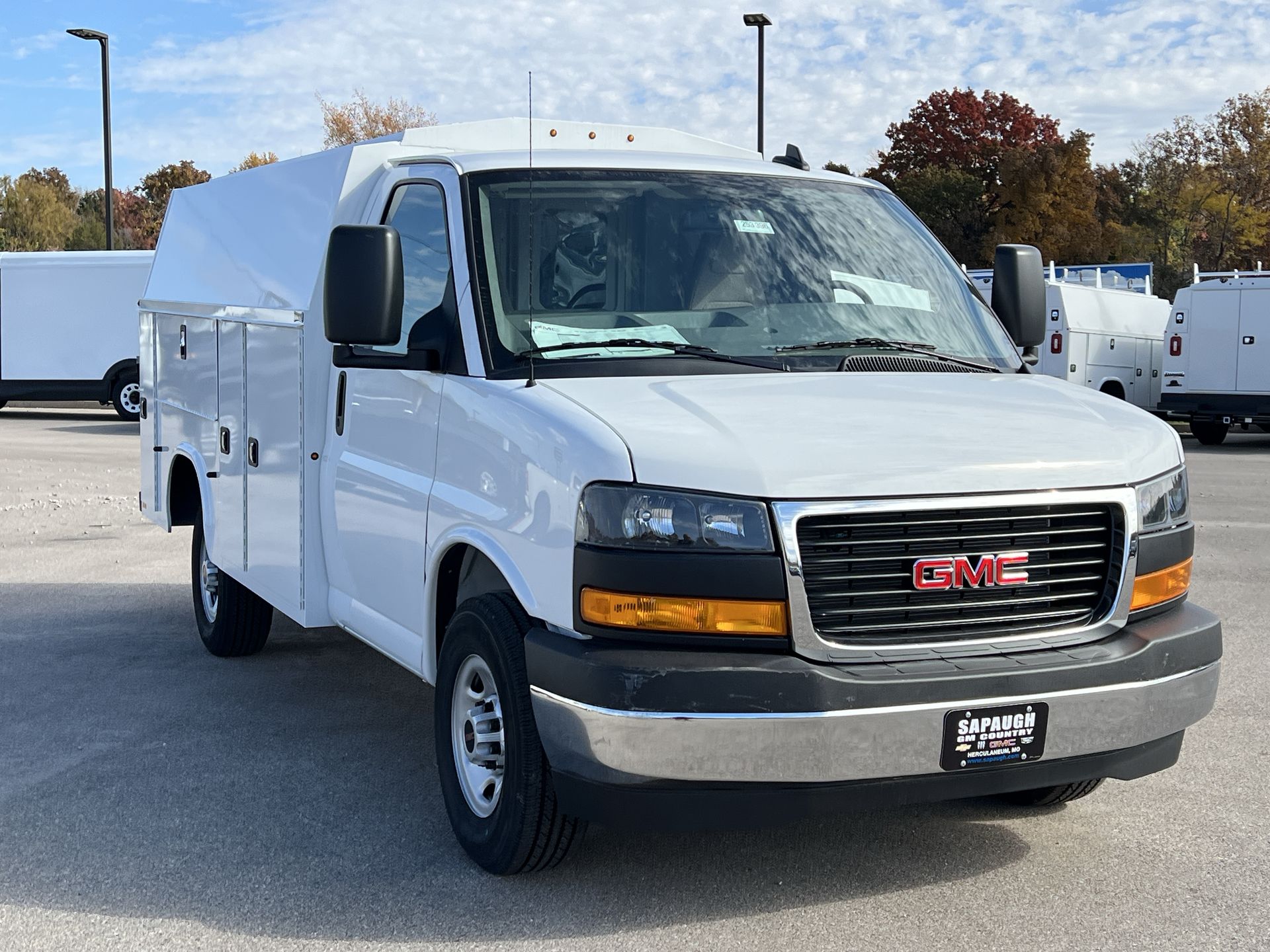 2025 GMC Savana Cutaway 3500 1WT