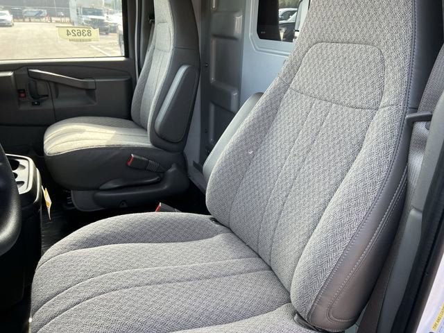 2025 GMC Savana Cutaway 3500 1WT