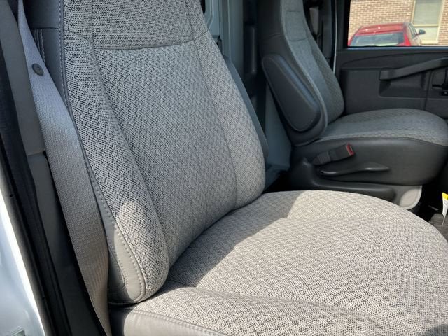 2025 GMC Savana Cutaway 3500 1WT