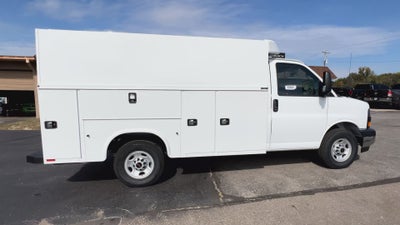 2025 GMC Savana Cutaway 3500 1WT