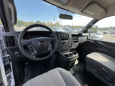 2025 GMC Savana Cutaway 3500 1WT