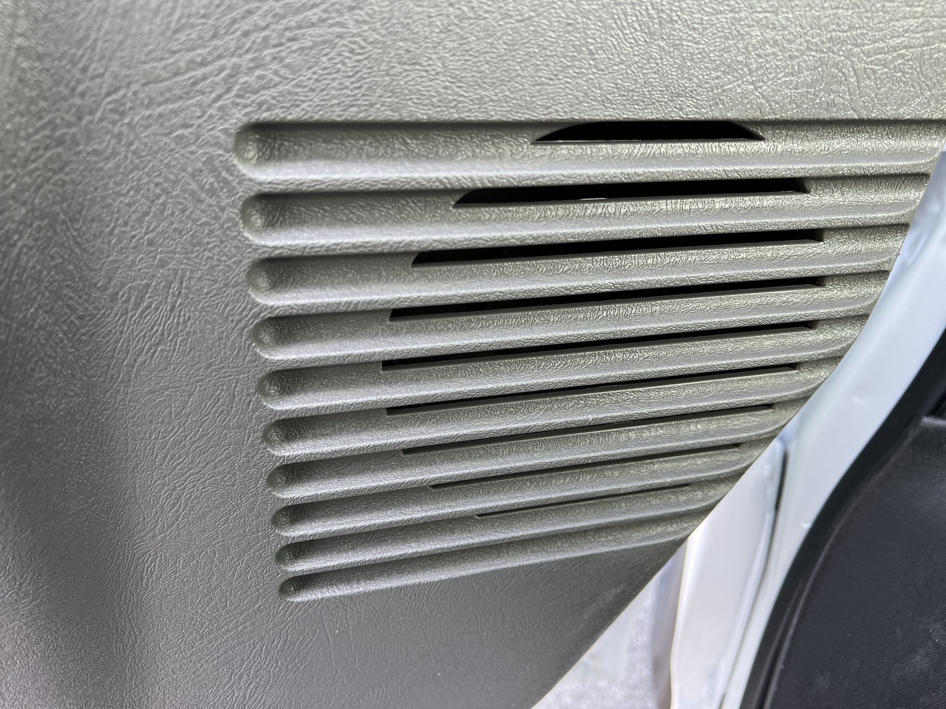 2025 GMC Savana Cutaway 3500 1WT