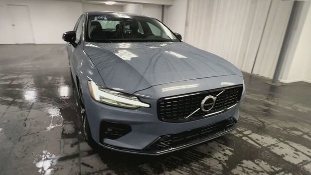 2024 Volvo S60 B5 Plus Dark Theme