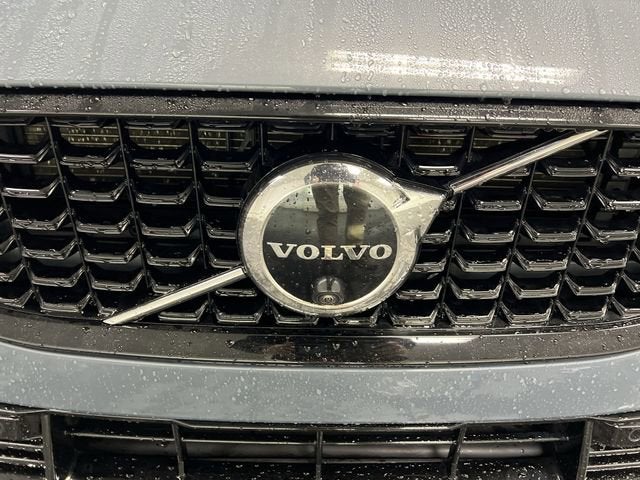 2024 Volvo S60 B5 Plus Dark Theme