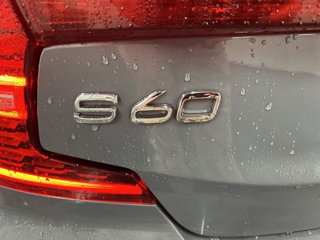 2024 Volvo S60 B5 Plus Dark Theme
