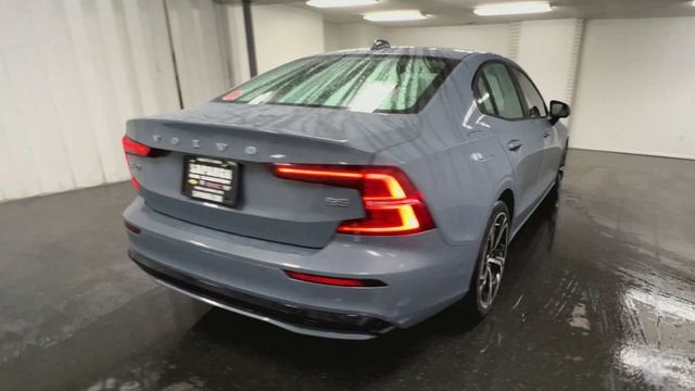 2024 Volvo S60 B5 Plus Dark Theme