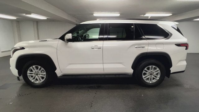 2023 Toyota Sequoia SR5