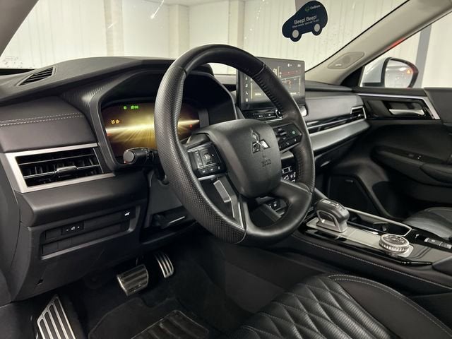 2025 Mitsubishi Outlander SEL - Photo 10