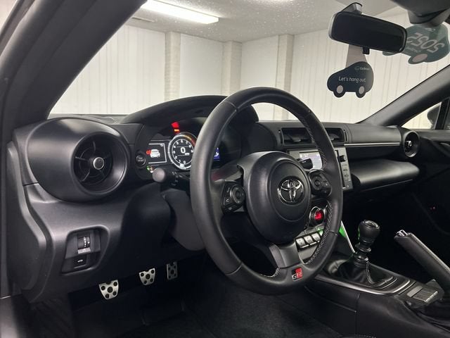 2025 Toyota GR86 Premium