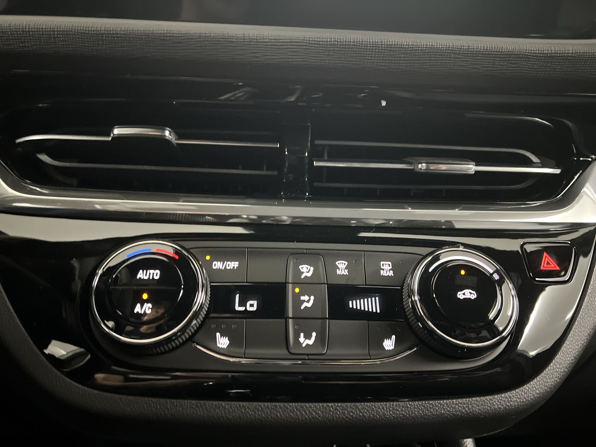 2026 Buick Envista Sport Touring - Photo 50