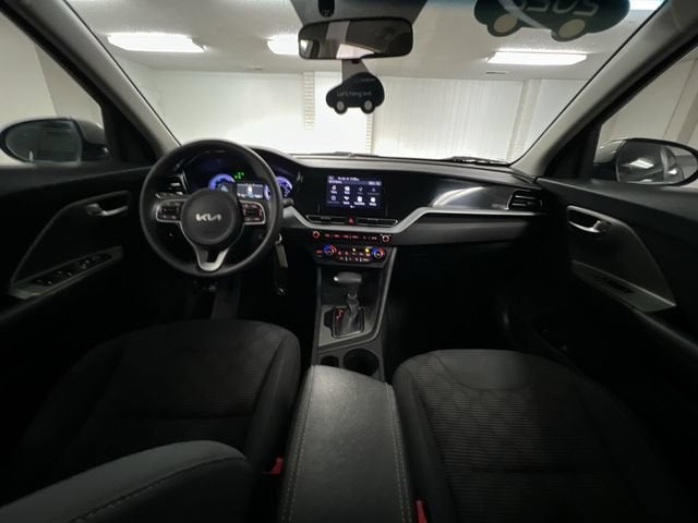 2022 Kia Niro LX