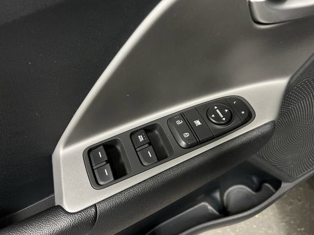2022 Kia Niro LX