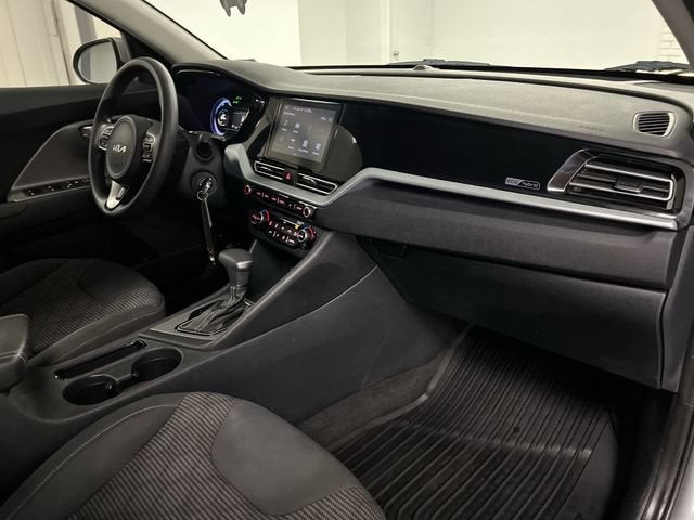 2022 Kia Niro LX