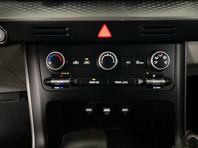 2023 Kia Carnival LX