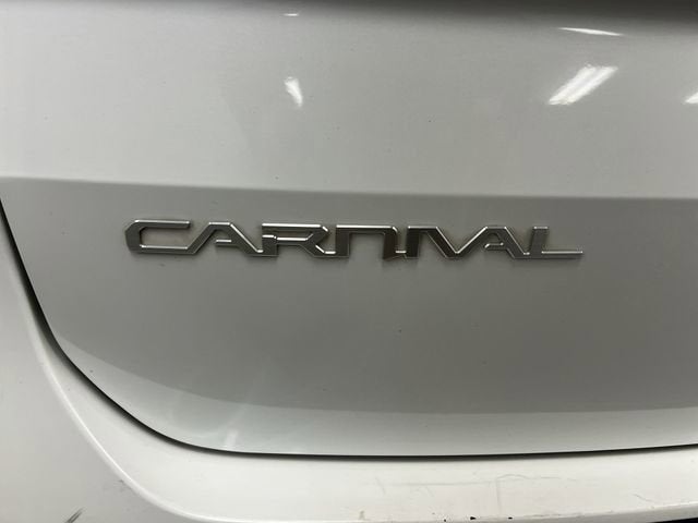 2023 Kia Carnival LX