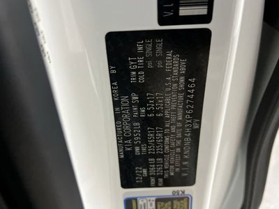 2023 Kia Carnival LX