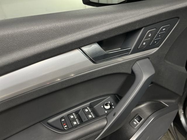 2020 Audi Q5 Titanium Premium Plus 45 TFSI quattro S tronic