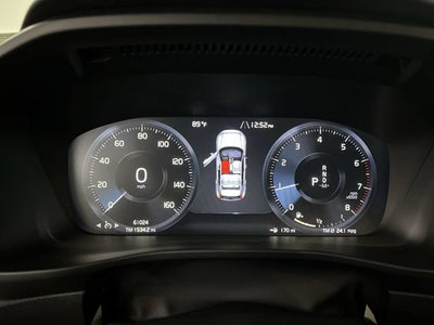 2021 Volvo XC40 T5 Momentum
