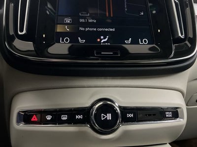 2021 Volvo XC40 T5 Momentum