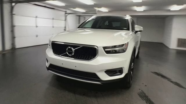 2021 Volvo XC40 T5 Momentum