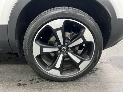 2021 Volvo XC40 T5 Momentum