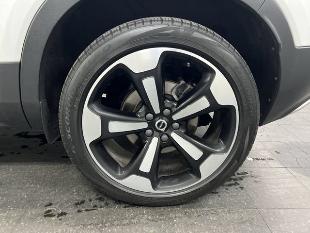 2021 Volvo XC40 T5 Momentum