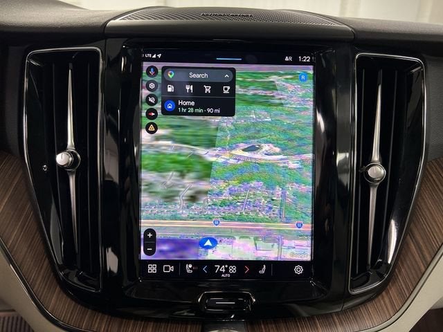 2022 Volvo XC60 B5 Momentum