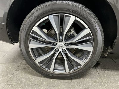 2022 Volvo XC60 B5 Momentum